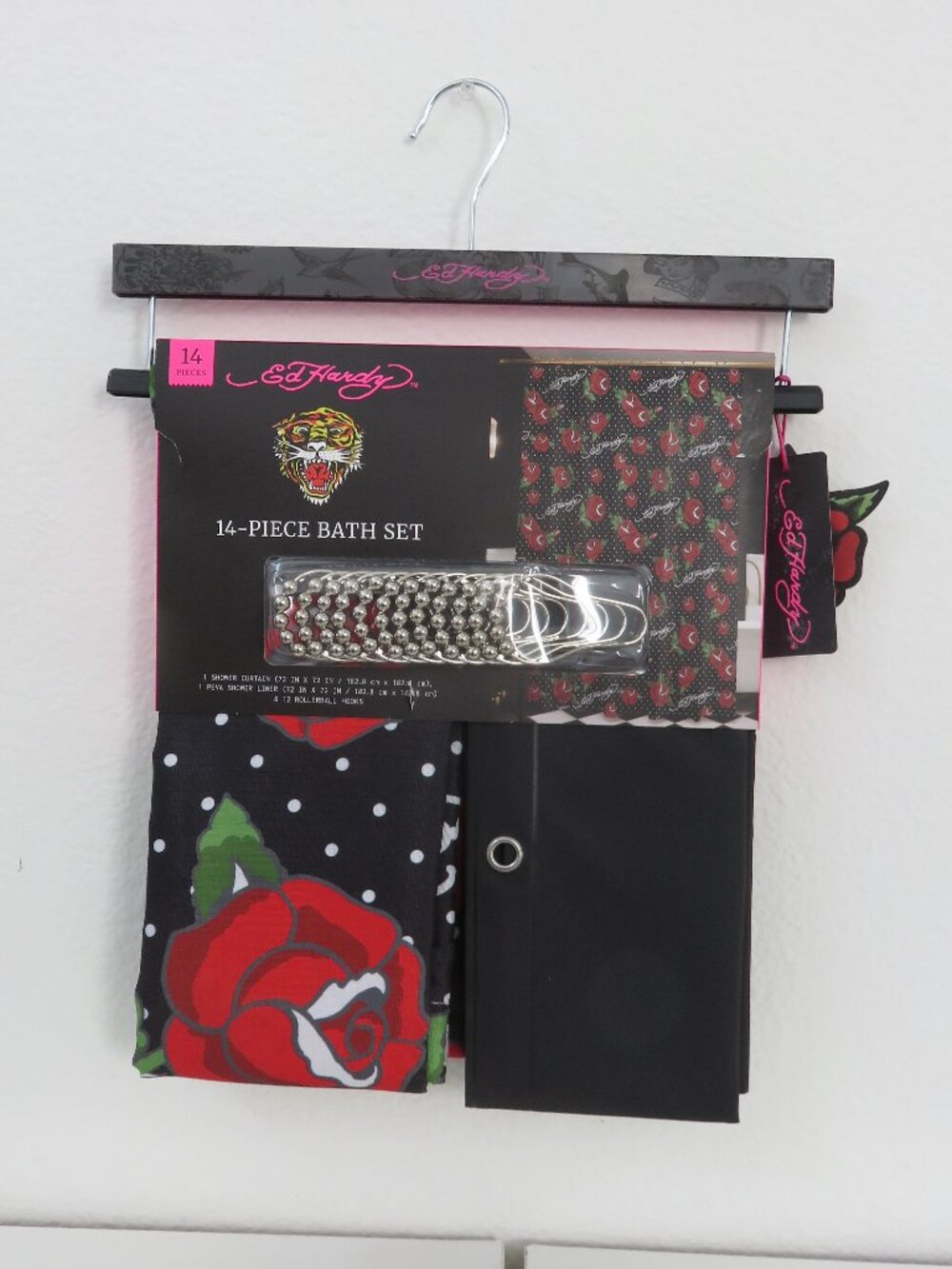 (#109) Ed Hardy 14-piece Bath shower curtain set black red roses